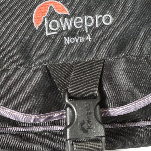 Lowepro Nova 4 Camera Shoulder bag - Picture 2 of 13